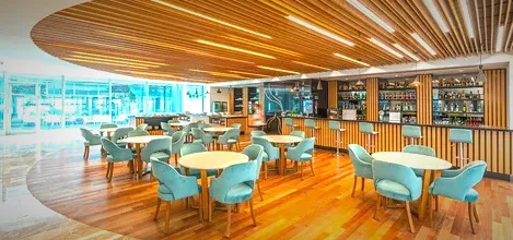 Cafe nel terminal dell'aeroporto di Dalaman.