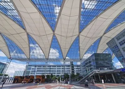Trasferimenti aeroporto di Monaco di Baviera in auto, Taxi o navetta
