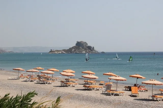 Spiaggia sull'isola di Kos vicino all'aeroporto di Kos KGS